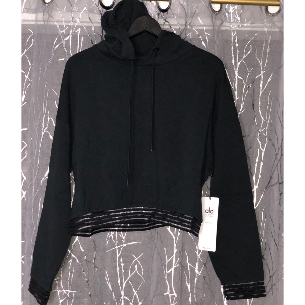 Alo Yoga K-O Illusion-Hem Crop Hooded Sweatshirt - Picture 6 of 6